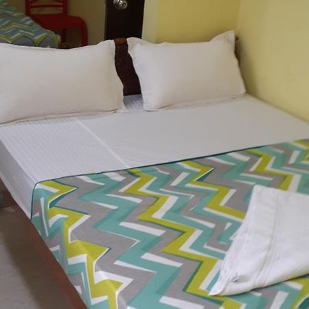 Varadhar Guest House Kanchipuram Zewnętrze zdjęcie